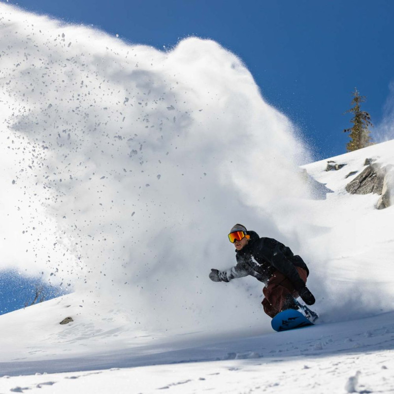 POWDER SNOWBOARDING WITH DAVID JONES 